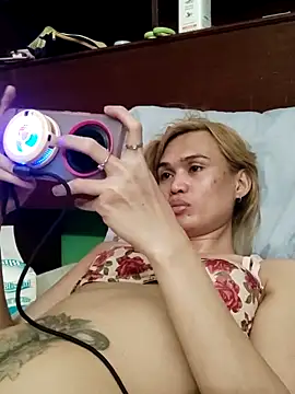 QueenSoreal's Live XXX Chat