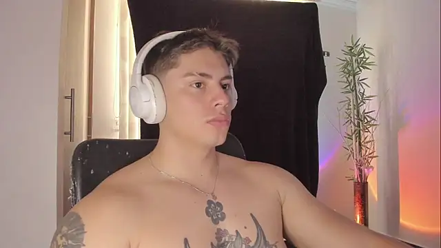 Giordano_Russo Pertunjukan Webcam