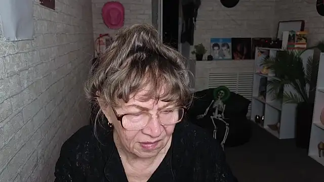 Betty_Brick's Webcam Show