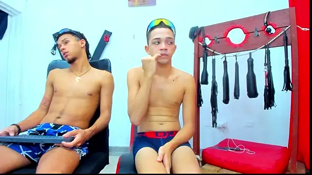 Show Webcam de friends_lust_latin