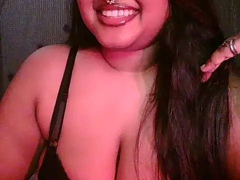 Chat XXX en directo de kiara-11