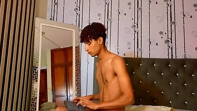 Alex_Bloom ওয়েবক্যাম শো