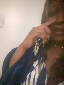 Chat +18 de Cardiebae89 ao vivo