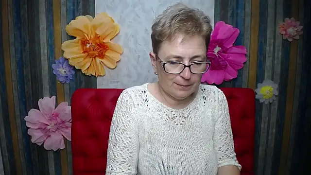 EmiliaGree's Live XXX Chat
