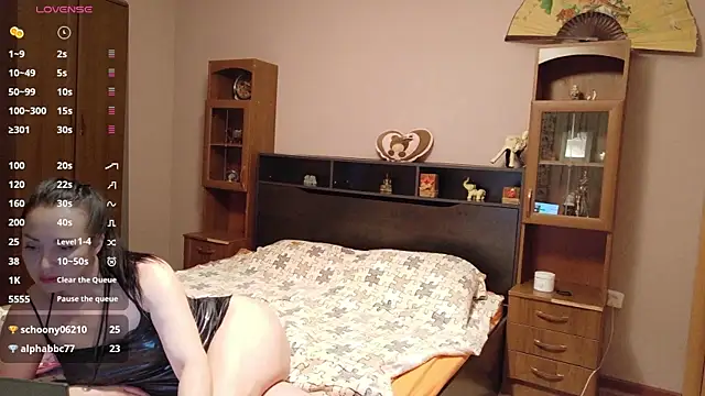 Chat +18 de Monica_Weiss ao vivo