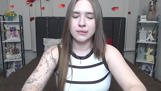 LauraHlot Adlı Modelin Canlı XXX Sohbeti