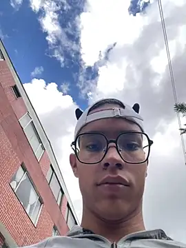 Andres_boy252's Webcam Show