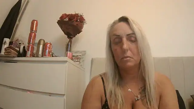 Chat XXX ao vivo de theblondecocklover