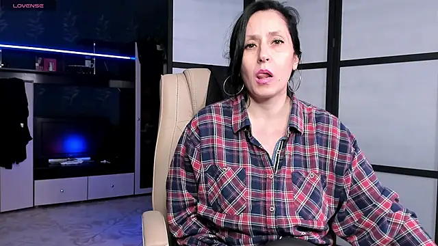 Chat XXX en directo de Lucky_Milf