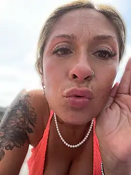 bossyroxy84's Live XXX Chat