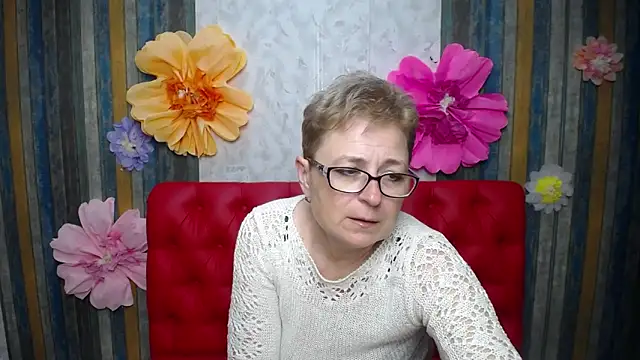 EmiliaGree Chat XXX live