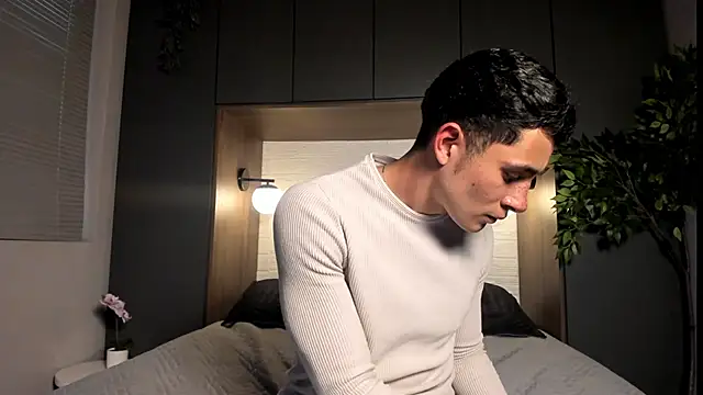 AustinJones_ Show in webcam
