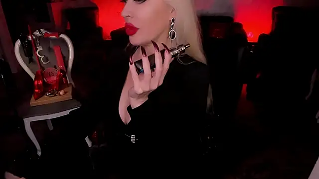 FinDomGod live XXX chat