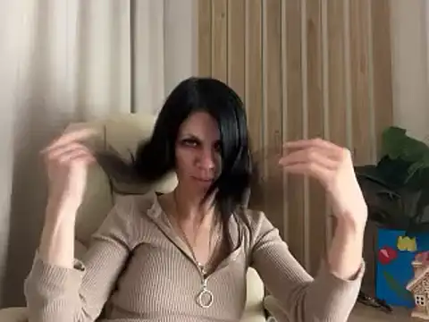 InjaAtHome Adlı Modelin Canlı XXX Sohbeti