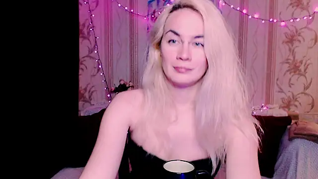Webkamerová show xxxcharismaaa