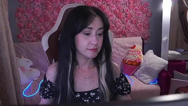 Chatroom XXX en direct de CarolinaaFoxyyy