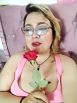 Chat +18 de AnyaLuxx ao vivo