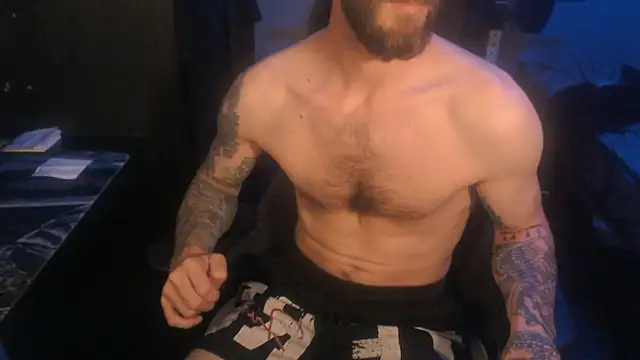 Show modela SexxxyLouis na web-kameri
