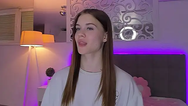 LuisaClover Chat XXX in diretta