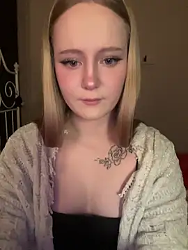 Rachelwebs Show in webcam