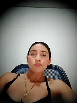 isaa-'s Live XXX Chat