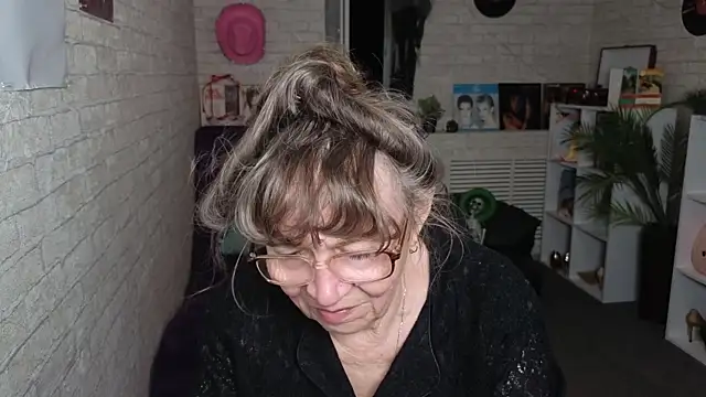 Betty_Brick's Webcam Show