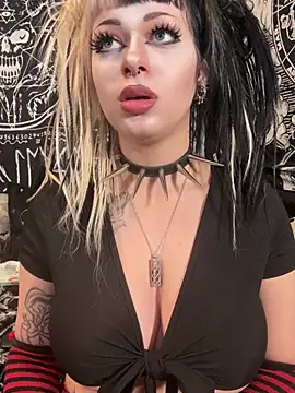 Paige_Turner Show in webcam