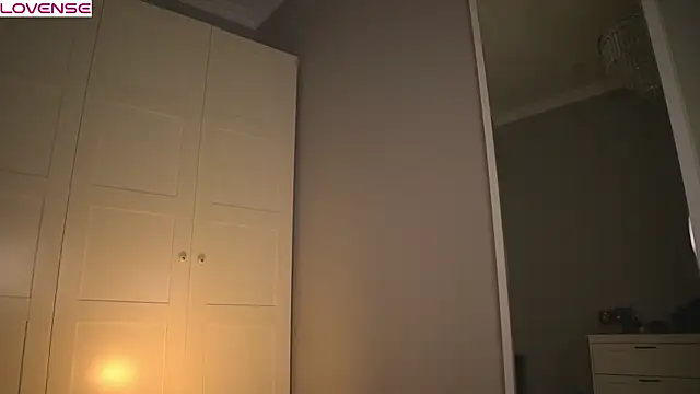 -JuicyMolly-n Live XXX chat