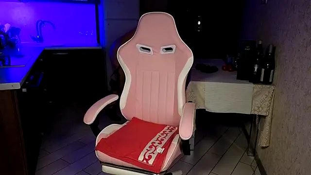 XXX chat uživo modela Cerann1