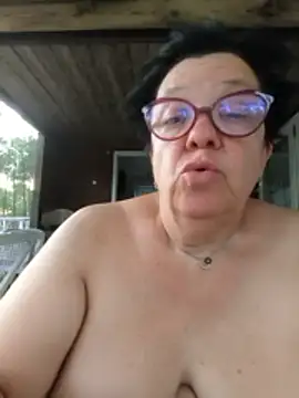 Vandeae44's Live XXX Chat