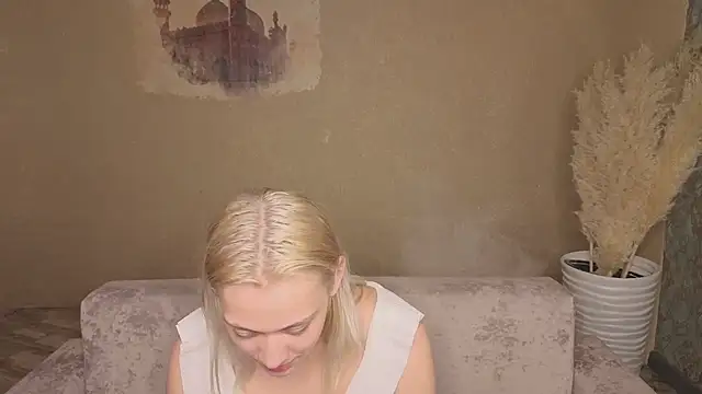 KaraLiin's Live XXX Chat