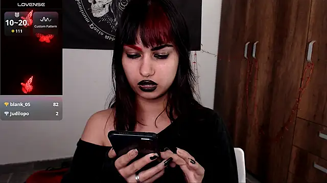 Chat XXX en directo de Little-Lucifer