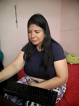 Chat XXX en directo de kinky_momm