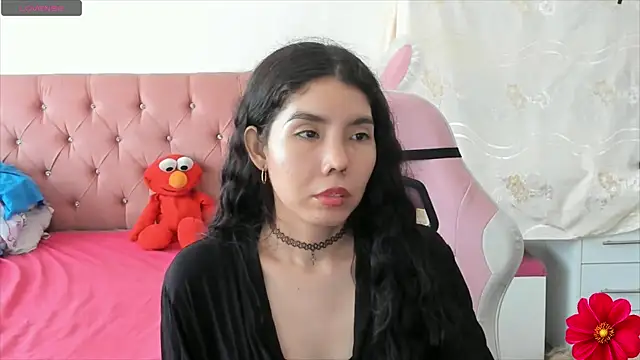 MyAngel777m Adlı Modelin Canlı XXX Sohbeti