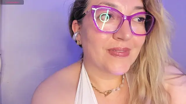 Czat XXX na żywo – Naty_Mature_