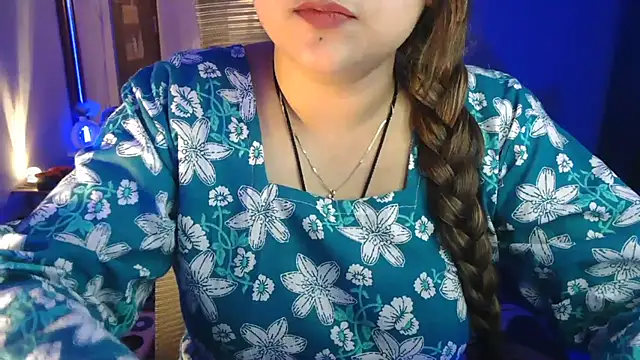 Mitikaa's Live XXX Chat