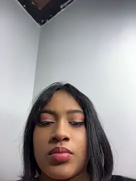 Saraa_M's Live XXX Chat
