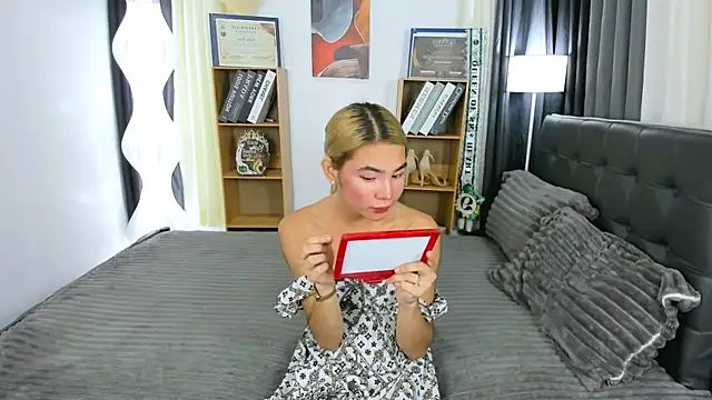 hotjessieempress Pertunjukan Webcam