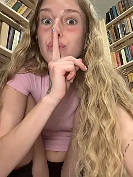 kira_mia's Live XXX Chat