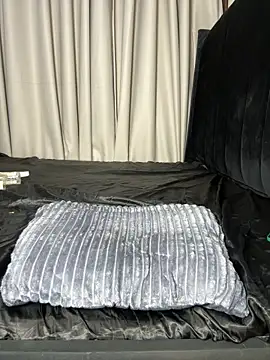 Hugemassivebootie's Webcam Show