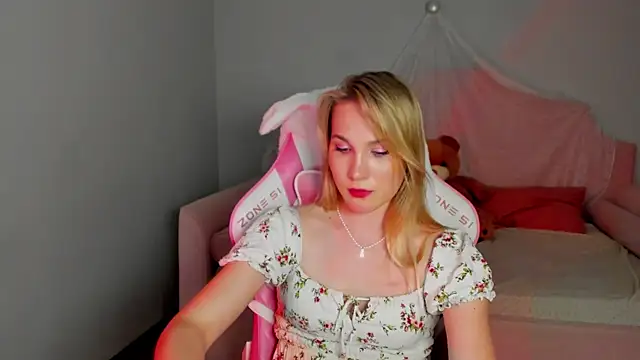 ElaraVoltage Chat XXX live