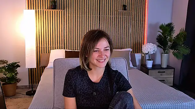 EmeraldGlow's Live XXX Chat