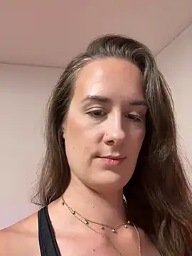 EllaMae Webcam-Show