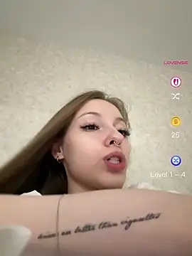 JulyOwens élő XXX-chatje
