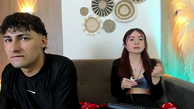 Kenji_n_Rousse's Live XXX Chat