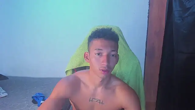 JuanchiT66's Webcam Show
