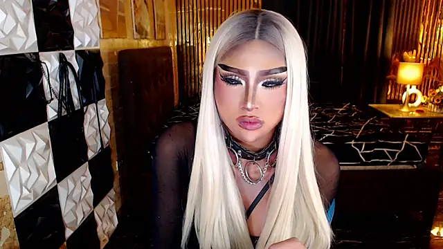 Show modela MassiveCockTrans na web-kameri