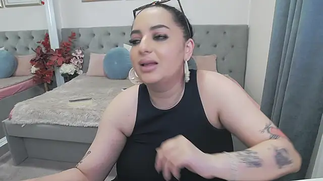 BustyAllyy's Live XXX Chat