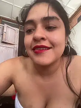 Chatroom XXX en direct de EmilyNoir1