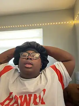 XXX chat uživo modela YummyAim299